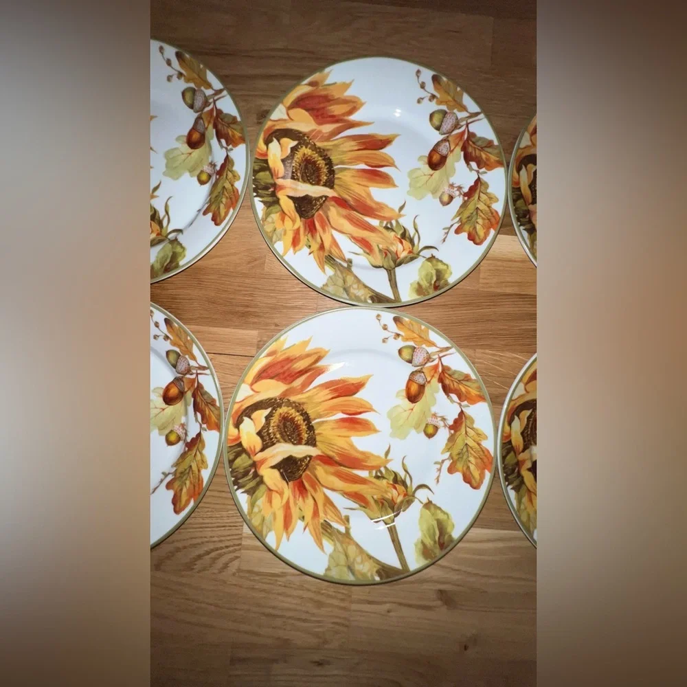 6 Williams Sonoma Botanical Sunflower Salad Plates set of (Six) 8.75”